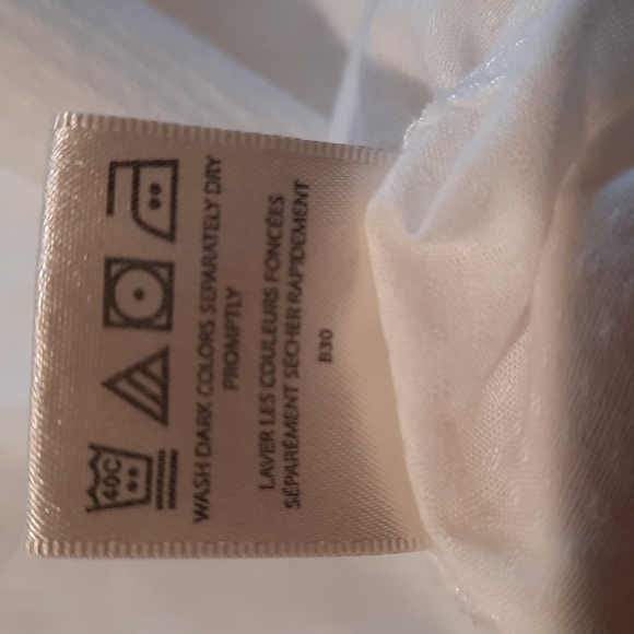 Van Heusen Womans White Button Down Shirt size M - Picture 6 of 6